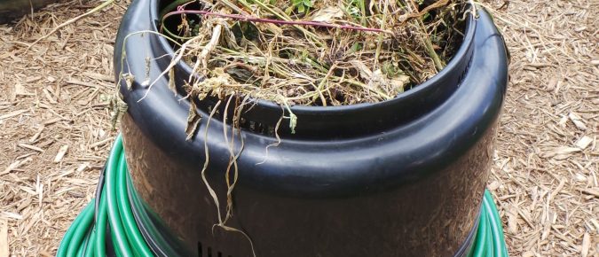 Can Composter: Do-It-Yourself Compost Bin Instructions