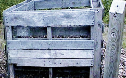Wood Pallet Composter: Do-It-Yourself Compost Bin Instructions