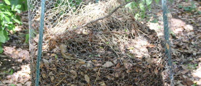 Wire Mesh Composter: Do-It-Yourself Compost Bin Instructions