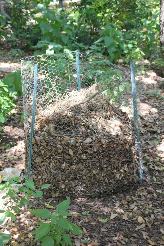 Wire Mesh Composter: Do-It-Yourself Compost Bin Instructions